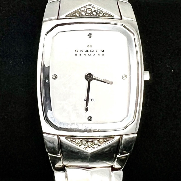 Skagen Denmark Rectangular Silver Women Watch Working - Picture 7 of 8